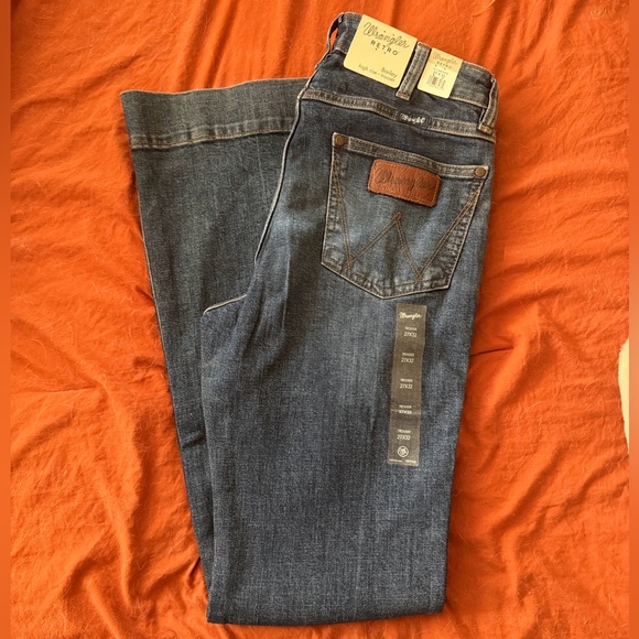 WOMEN'S WRANGLER RETRO® BAILEY HIGH RISE TROUSER JEAN IN SARA - Picture 2 of 3